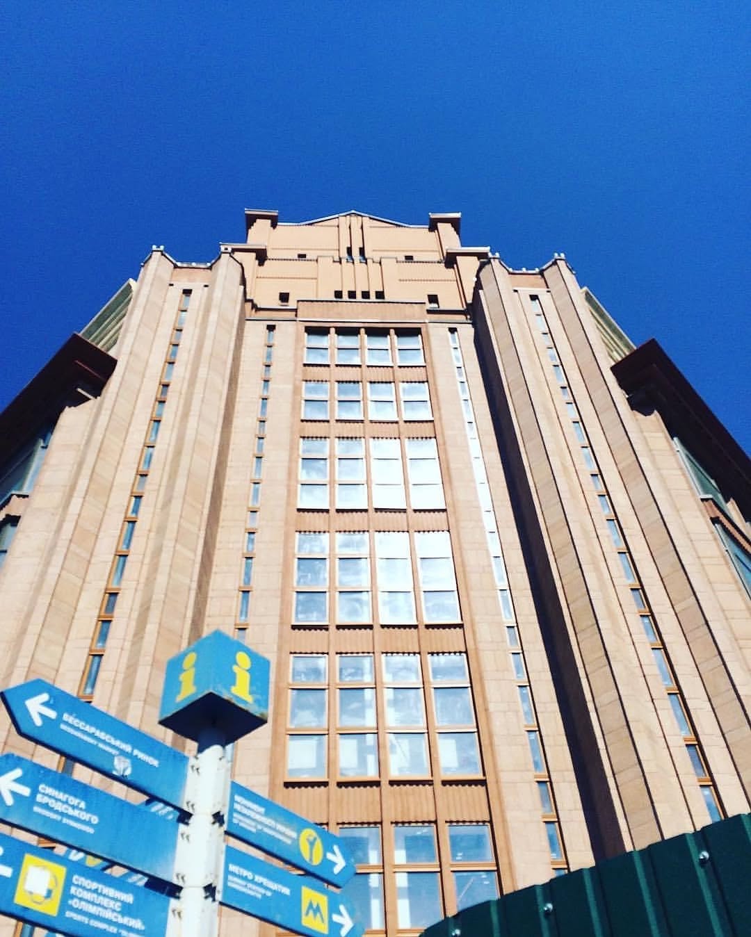 Офіційна обкладинка допису TENTECH про об’єкт «ЦУМ Київ / TSUM Kyiv Department Store»